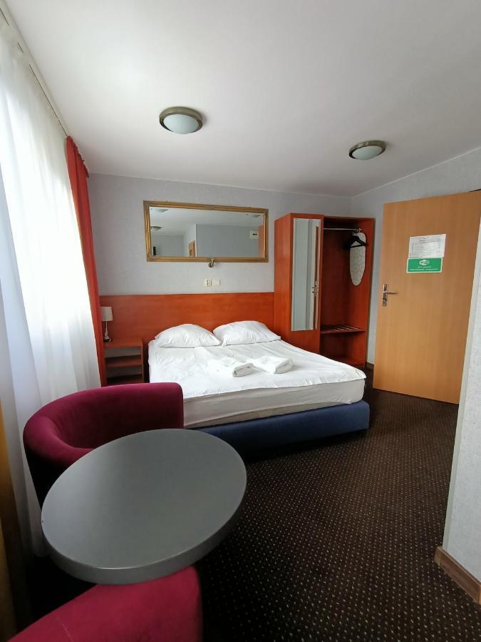 Hotel Pomorski Bydhošť Exteriér fotografie